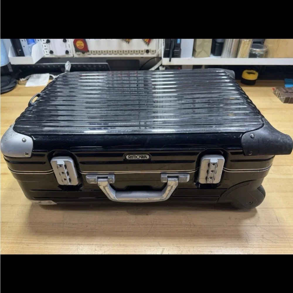Rimowa Salsa 33L Black 2-wheels Carry Case Suitcase USED